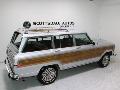Used 1986 Jeep Grand Wagoneer image 15