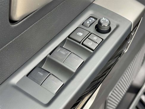 Used 2024 Toyota Tundra Limited image 27