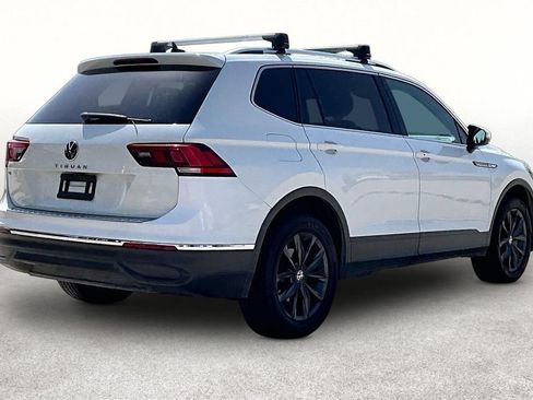 Used 2022 Volkswagen Tiguan SE FWD image 13