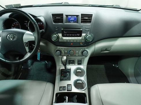 Used 2012 Toyota Highlander SE w/ Tow Pkg AWD/4WD image 18