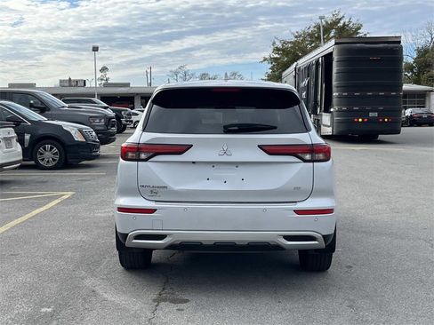 Used 2022 Mitsubishi Outlander SE image 4