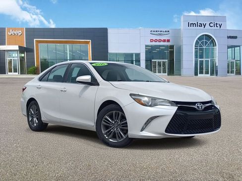 Used 2016 Toyota Camry SE w/ Moonroof Package FWD image 1