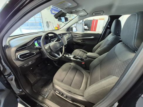 Used 2023 Chevrolet Bolt EUV LT w/ Comfort Package FWD image 9