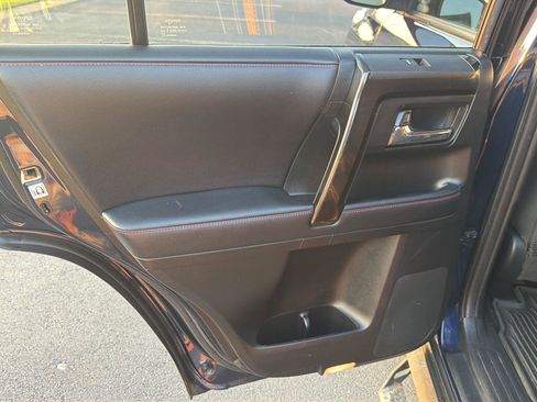 Used 2019 Toyota 4Runner TRD Off-Road AWD/4WD image 17