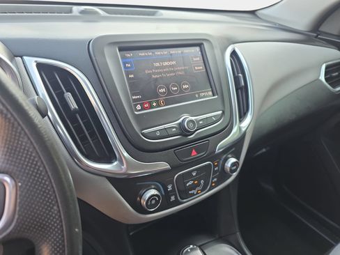 Used 2020 Chevrolet Equinox LS w/ LS Convenience Package FWD image 19