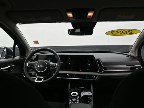 Used 2023 Kia Sportage LX image 12