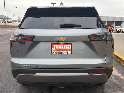 Used 2025 Chevrolet Equinox LT AWD/4WD image 11