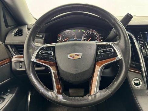 Used 2015 Cadillac Escalade Luxury RWD image 24