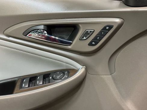 Used 2018 Chevrolet Malibu Premier w/ Premier Sun and Wheel Package FWD image 12