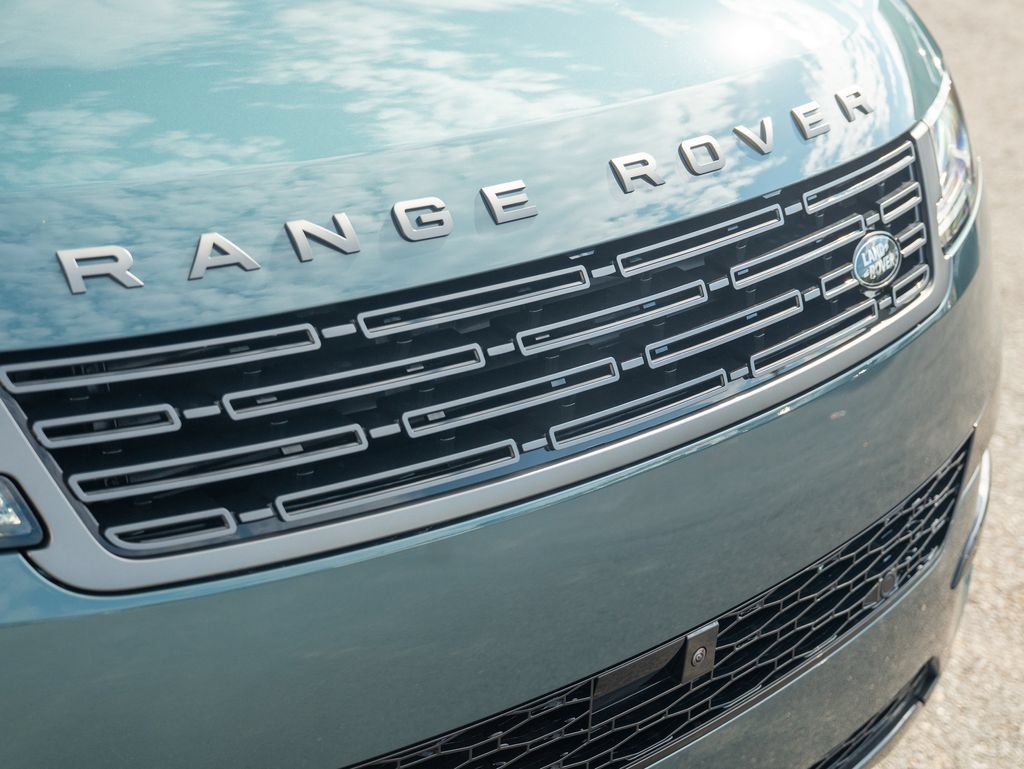 New 2027 Land Rover Range Rover Sport SE AWD/4WD image 15