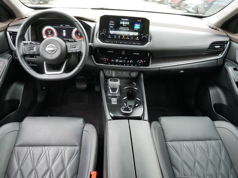 Certified 2023 Nissan Rogue Platinum w/ Platinum Premium Package AWD/4WD image 10