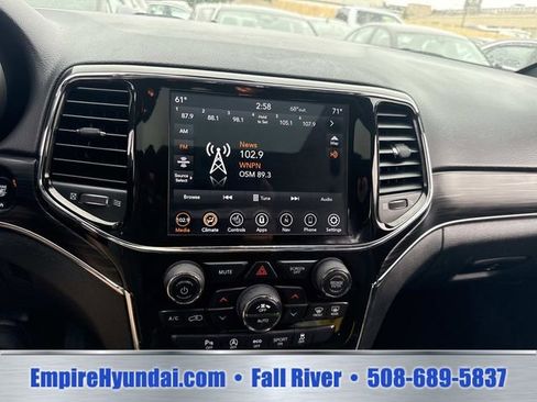 Used 2021 Jeep Grand Cherokee Limited AWD/4WD image 24