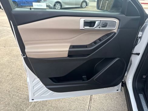 Used 2020 Ford Explorer Limited w/ Class III Trailer Tow Package image 12