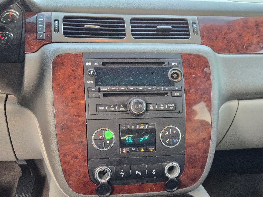 Used 2013 Chevrolet Tahoe LT w/ Luxury Package RWD image 18