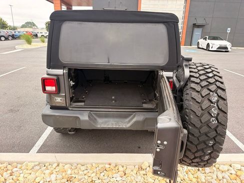 Used 2023 Jeep Wrangler Unlimited Sport AWD/4WD image 12
