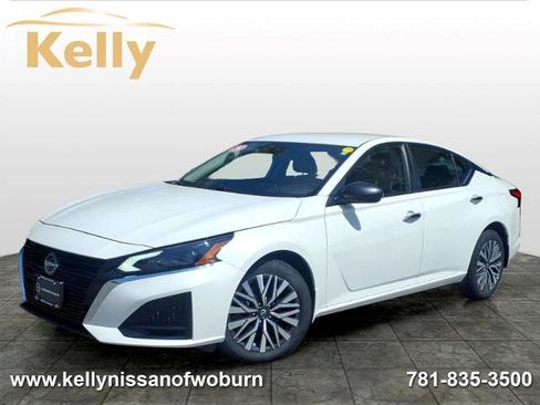 Certified 2024 Nissan Altima 2.5 SV AWD/4WD image 1