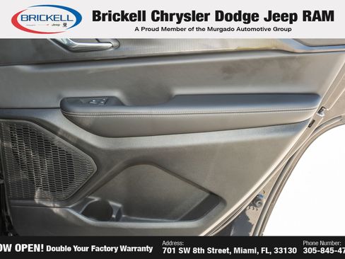 Used 2025 Jeep Grand Cherokee L Altitude AWD/4WD image 17