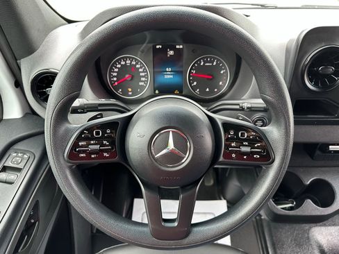 Used 2023 Mercedes-Benz Sprinter 2500 image 9