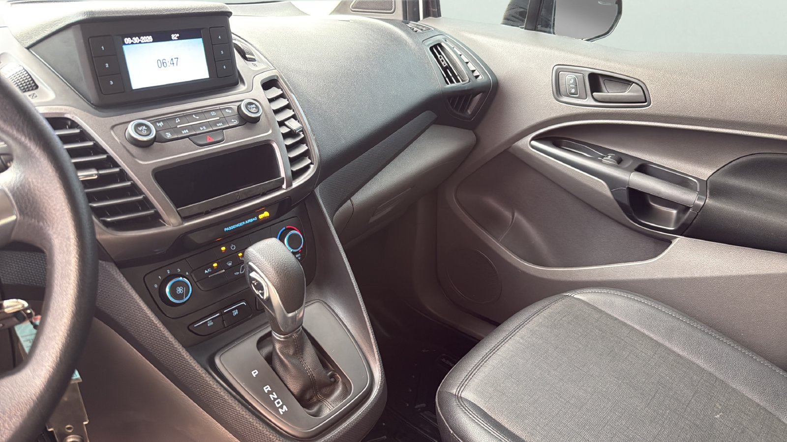 Used 2020 Ford Transit Connect XL FWD image 19
