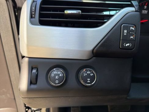 Used 2016 GMC Yukon SLT w/ Open Road Package AWD/4WD image 26