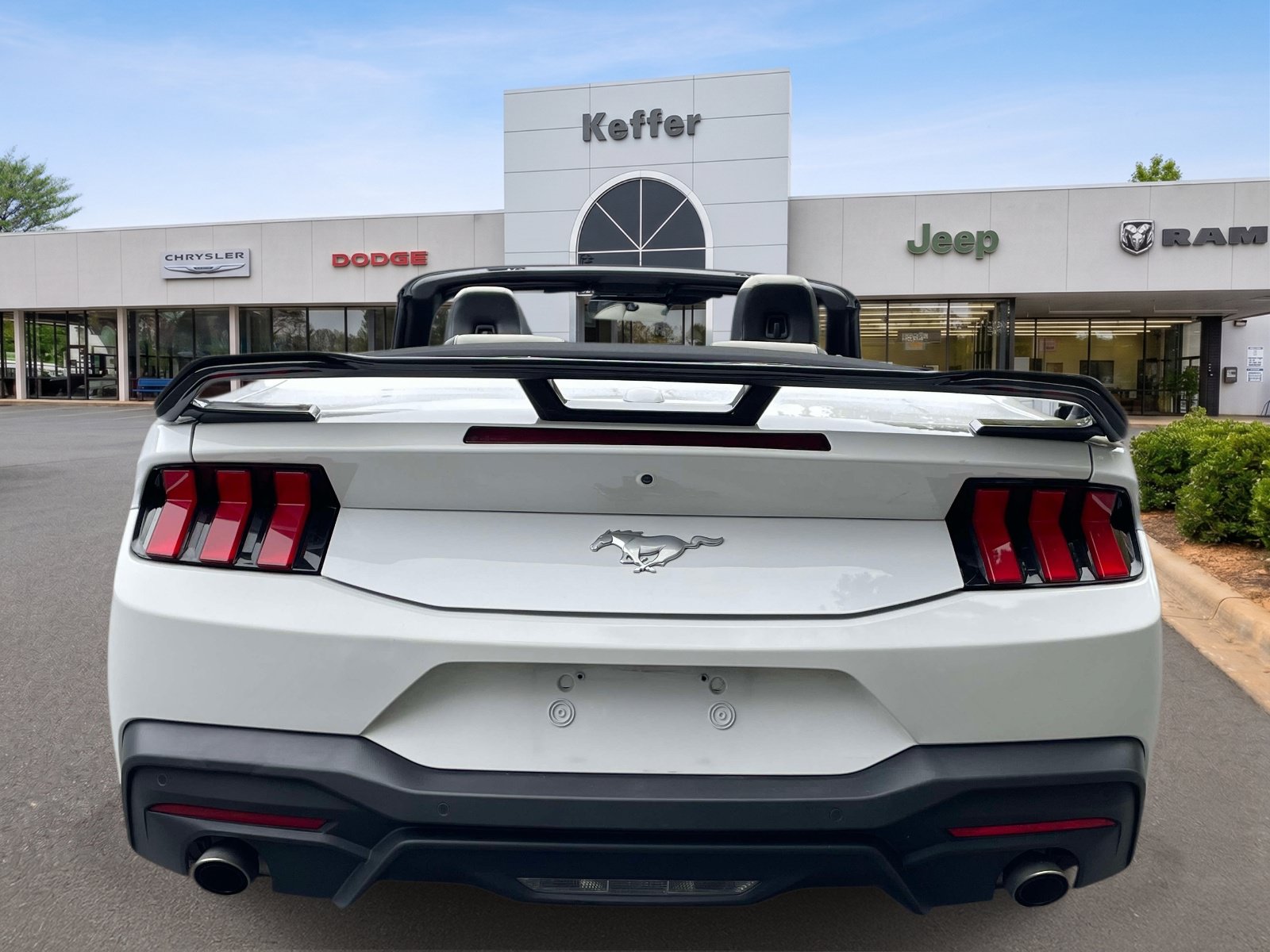 Used 2024 Ford Mustang Premium RWD image 5