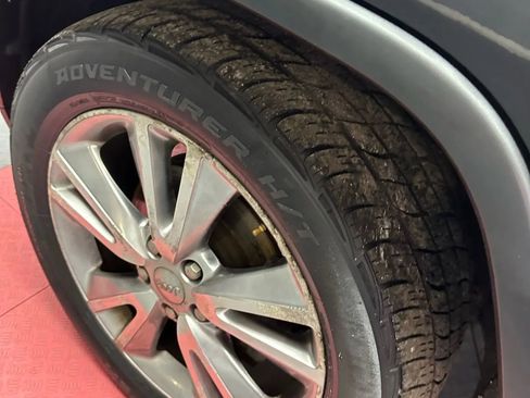 Used 2013 Jeep Grand Cherokee Laredo image 38