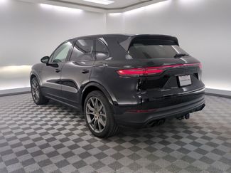 Used 2023 Porsche Cayenne E-Hybrid video 3