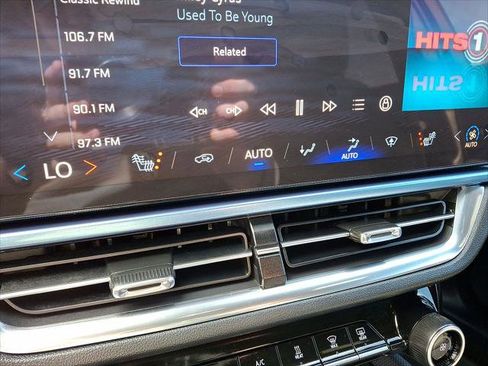 Used 2025 Chevrolet Equinox EV LT w/ Convenience Package image 19