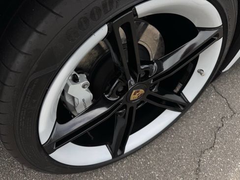 Used 2022 Porsche Taycan RWD image 29