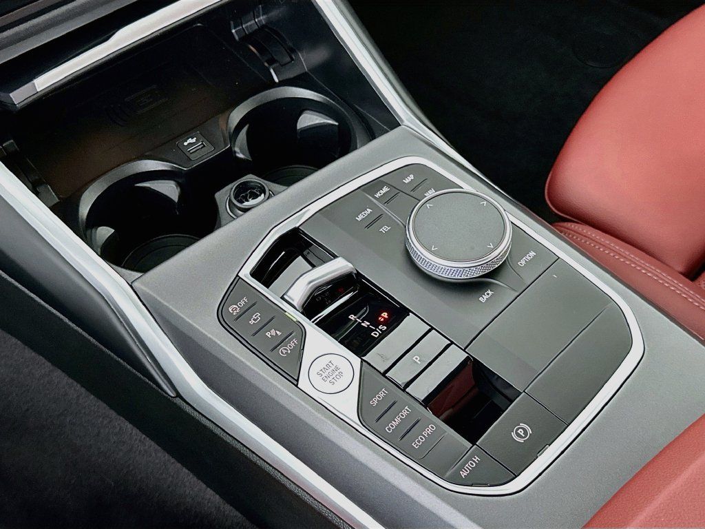 Used 2025 BMW 230i Coupe w/ M Sport Package RWD image 17