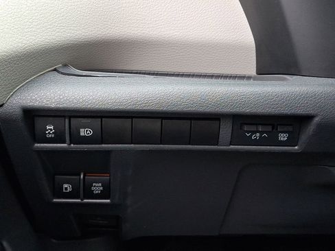 Used 2021 Toyota Sienna XLE AWD/4WD image 25