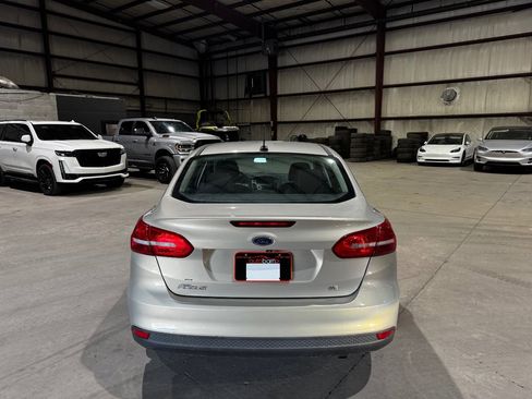 Used 2016 Ford Focus SE image 6