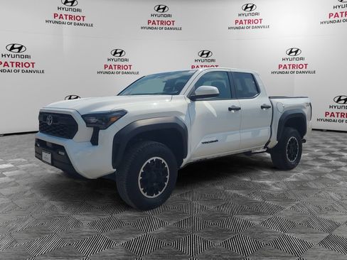Used 2024 Toyota Tacoma TRD Off-Road AWD/4WD image 7