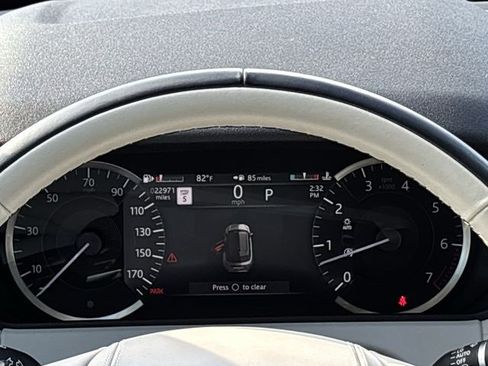 Used 2023 Land Rover Range Rover Velar R-Dynamic S image 11