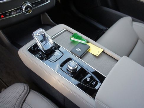 New 2026 Volvo XC90 B6 Ultra image 12