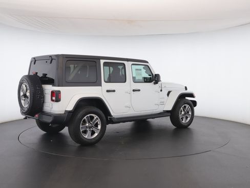 Certified 2021 Jeep Wrangler Unlimited Sahara w/ Cold Weather Group image 26