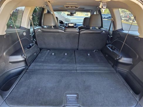 Used 2017 Honda Pilot Touring image 15
