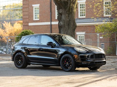 Used 2017 Porsche Macan GTS image 4