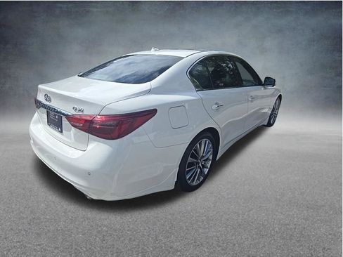 Used 2023 INFINITI Q50 Luxe w/ Cargo Package image 5