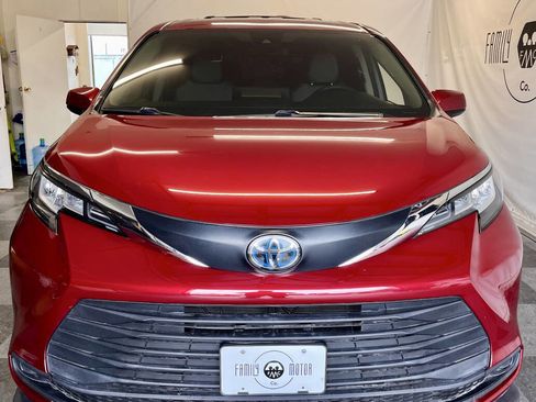 Used 2021 Toyota Sienna LE FWD image 7