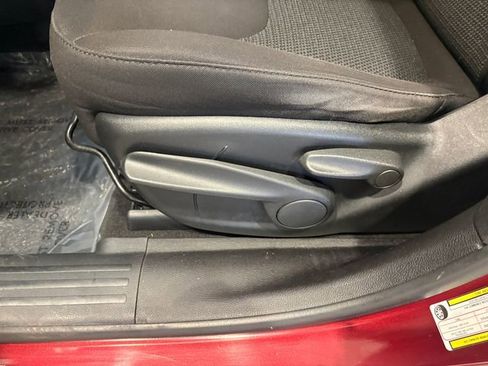 Used 2019 Jeep Cherokee Latitude w/ Popular Appearance Group image 12