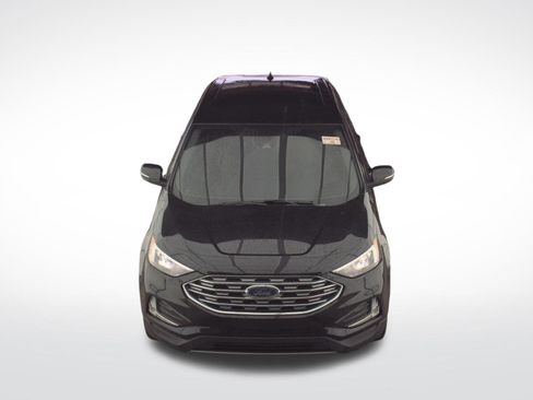 Used 2024 Ford Edge Titanium AWD/4WD image 2