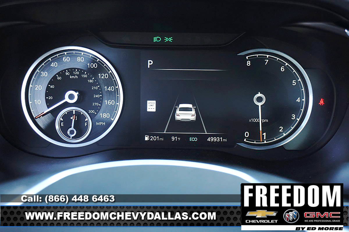 Used 2025 Genesis G70 2.5T RWD image 14