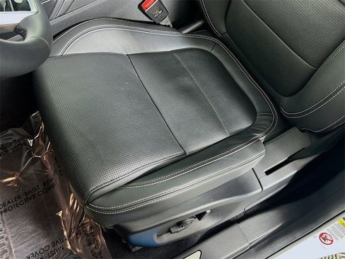 Certified 2024 Jaguar E-PACE R-Dynamic SE image 20