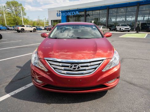 Used 2012 Hyundai Sonata SE FWD image 2