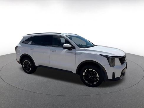 Used 2024 Kia Sorento S AWD/4WD image 2