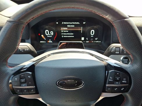 Used 2025 Ford Explorer ST-Line w/ ST-Line Street Pack AWD/4WD image 19