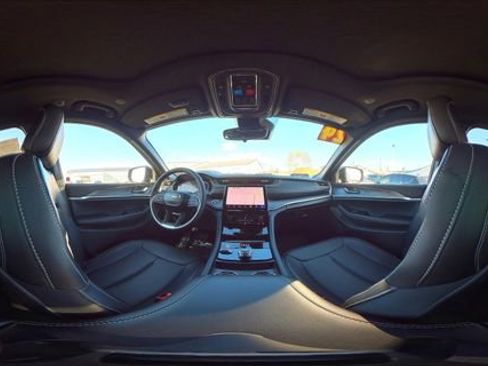 New 2024 Jeep Grand Cherokee Limited w/ Black Appearance Package image 29