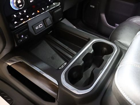 Used 2019 GMC Sierra 1500 SLT w/ SLT Premium Plus Package AWD/4WD image 72