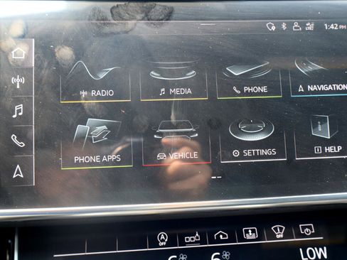 Used 2020 Audi A8 L 4.0T w/ Sport Plus Package image 23